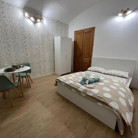 Maison Vivien, Appartamento Nel Cuore Di Torino. Turim Exterior foto